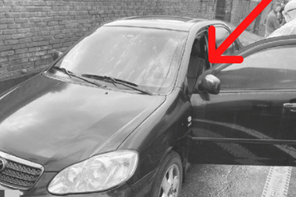 O to boc mui khung khiep, nguoi dan soc truoc canh ben trong