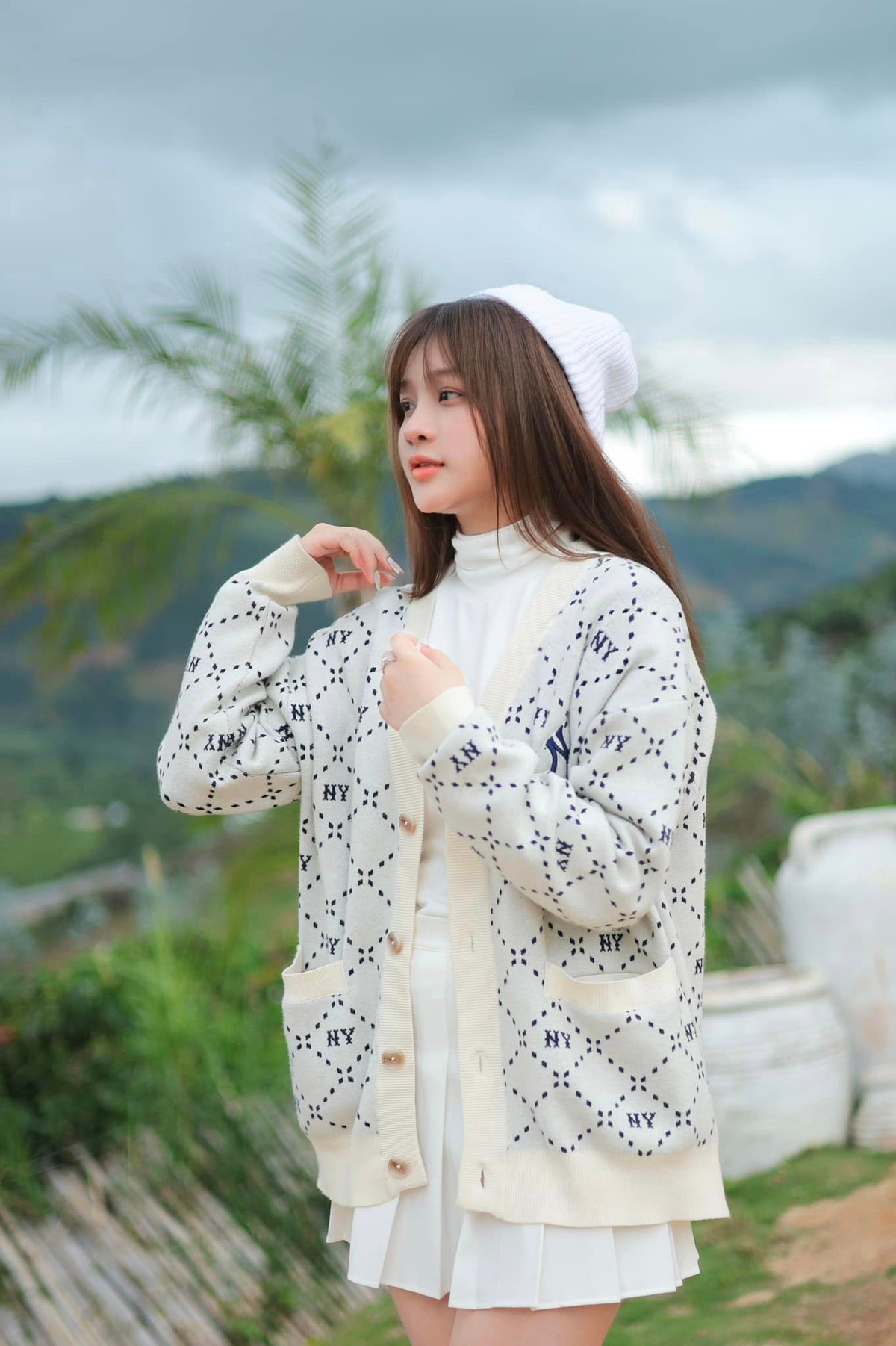 Sự thay đổi độc đáo về ngoại hình và phong cách của người đẹp làng streamer này ngay lập tức tạo ra sự chú ý, thu hút quan tâm đáng kể từ dân mạng.