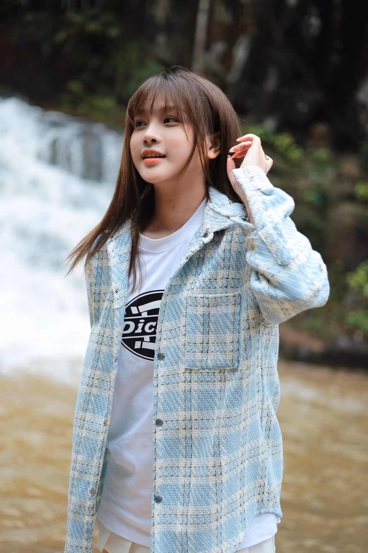 Chính Lyly Surycũng "ngơ ngác" trước màn biến hóa khôn lường.