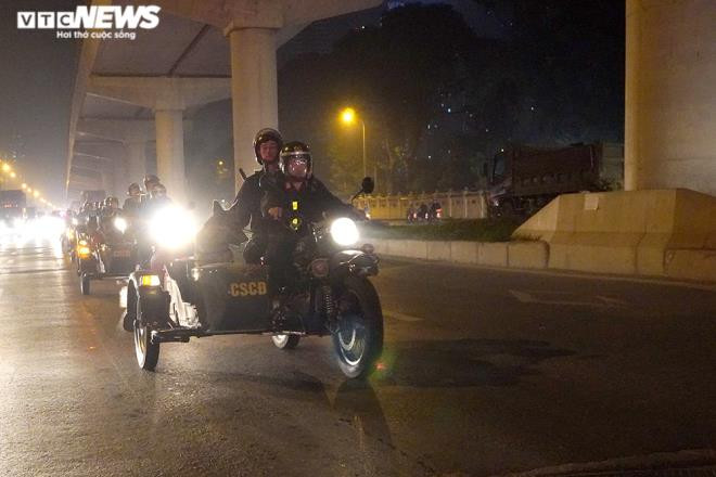 Lực lượng xe ba bánh tham gia diễn tập.