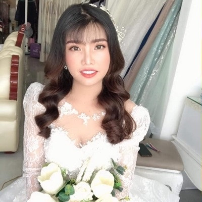 Cũng chính bởi diện mạo này mà Quách Thị Kim Phượng gặp nhiều khó khăn trong cuộc sống vì bị chồng bỏ, phải làm mẹ đơn thân khi còn trẻ và không kiếm được việc làm.