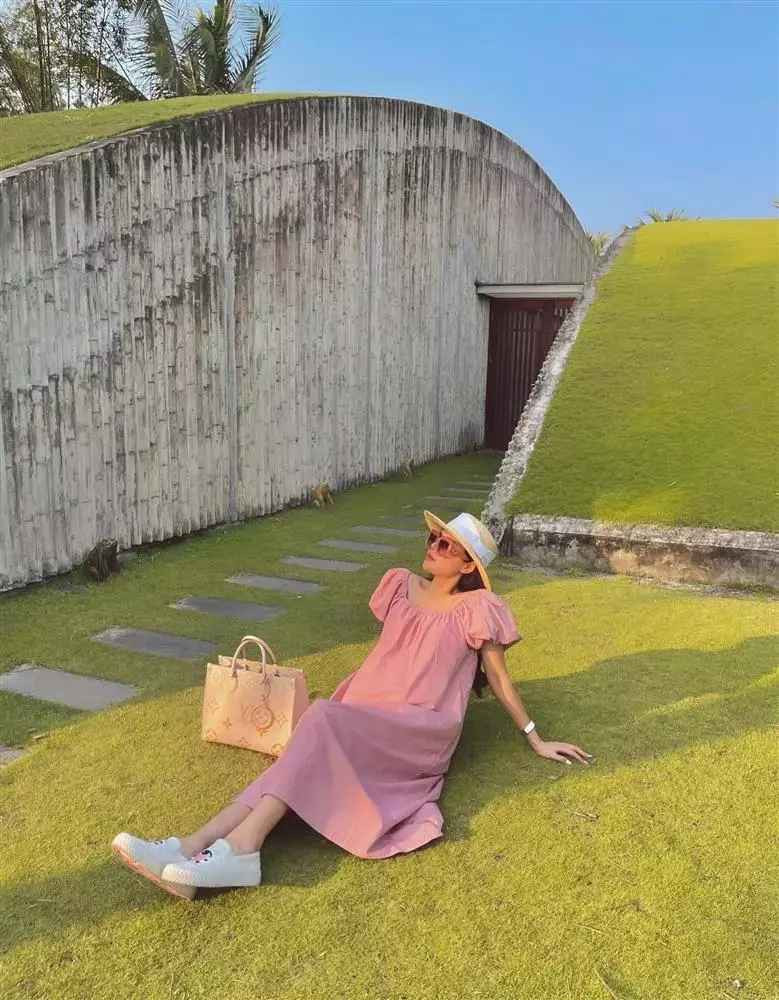 Ngoài ra, Phanh Lee cũng rất thích "Luôn Vui Tươi".