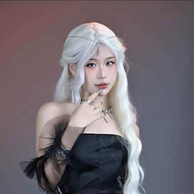 Điều làm Chang Dory nổi bật nhất chính là khả năng biến hình ngay trên sóng, một kỹ năng tưởng chừng như chỉ xuất hiện trong các bộ phim viễn tưởng, nhưng lại thể hiện vô cùng mượt mà và tự nhiên trong các buổi stream.