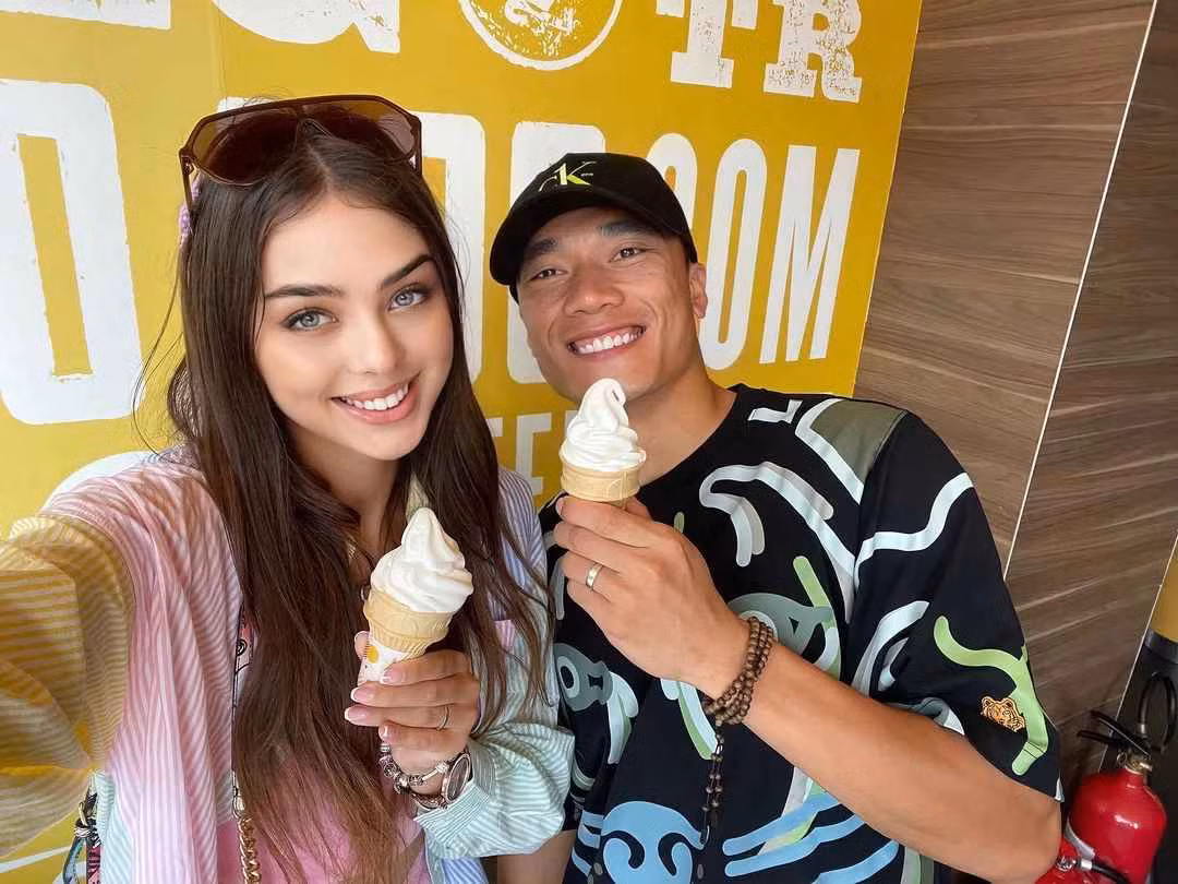 Cặp trai tài gái sắc Bùi Tiến Dũng và Dianka Zakhidova.