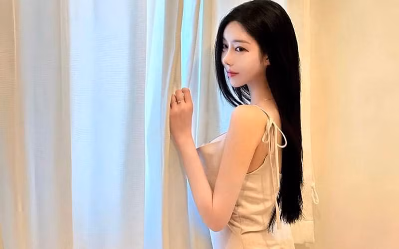 Với chiếc eo nhỏ khoảng 55cm, Jonna trở thành người mẫu siêu vòng hai được các nhà mốt săn đón và muốn cộng tác cùng.