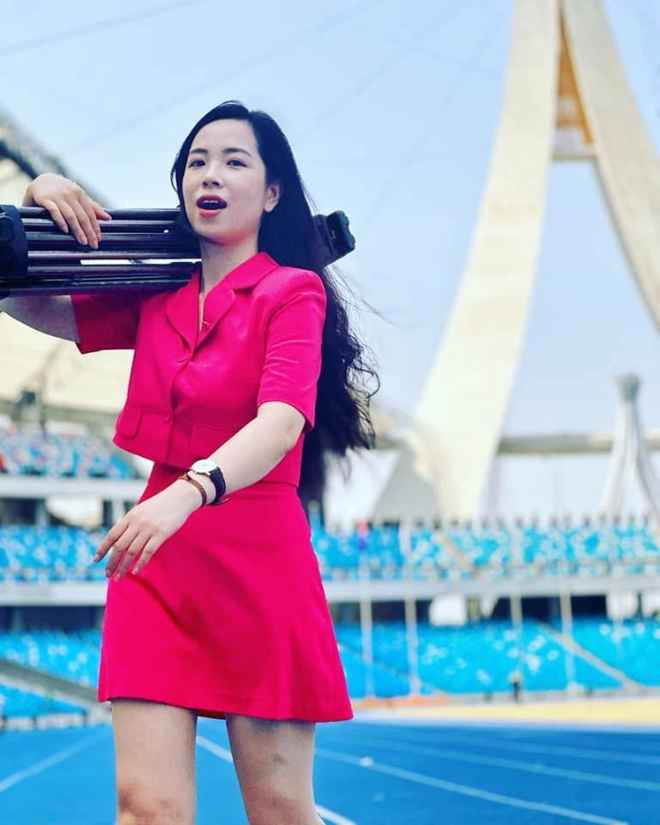 Nhung Anh sở hữu nhan sắc xinh đẹp ngọt ngào, làn da trắng nổi bật.