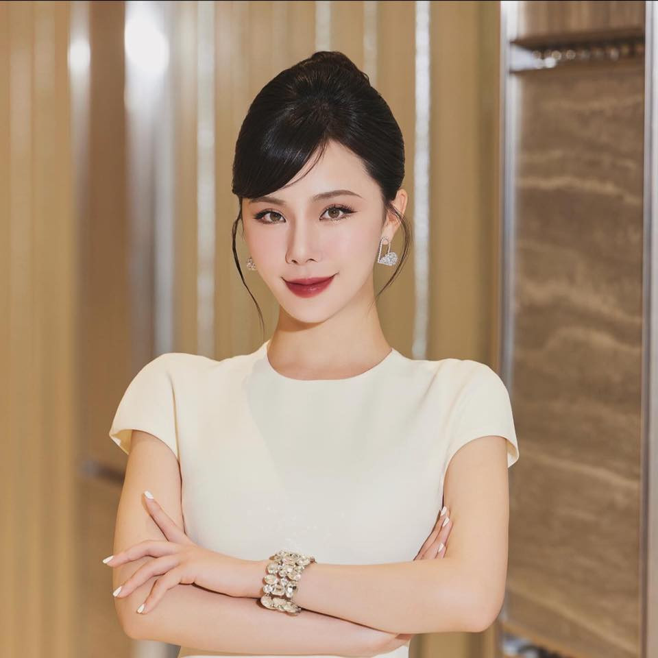 Xinh đẹp, độc lập, tự chủ tài chính, nhưng tiêu chí mong muốn về nửa kia của Minh Anh hoàn toàn hợp lý, dễ hiểu. Có hay chăng, điều cô nàng còn thiếu chỉ là một chữ "duyên".