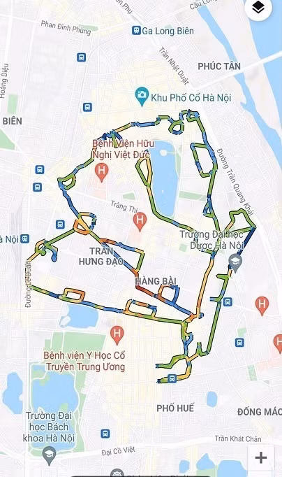 Mới đây, những thành viên trong Rùa Runners - câu lạc bộ dành cho những người yêu chạy bộ và các hoạt động thể thao ngoài trời đã cùng nhau bàn bạc và lên kế hoạch tặng một món quà "độc nhất vô nhị" cho chị em nhân dịp Ngày Phụ nữ Việt Nam 20/10.