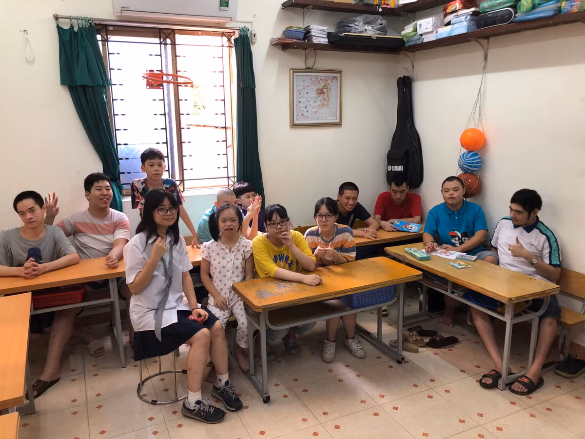 Hoc sinh THPT Ha Noi Amsterdam tich cuc tham gia hoat dong cong dong