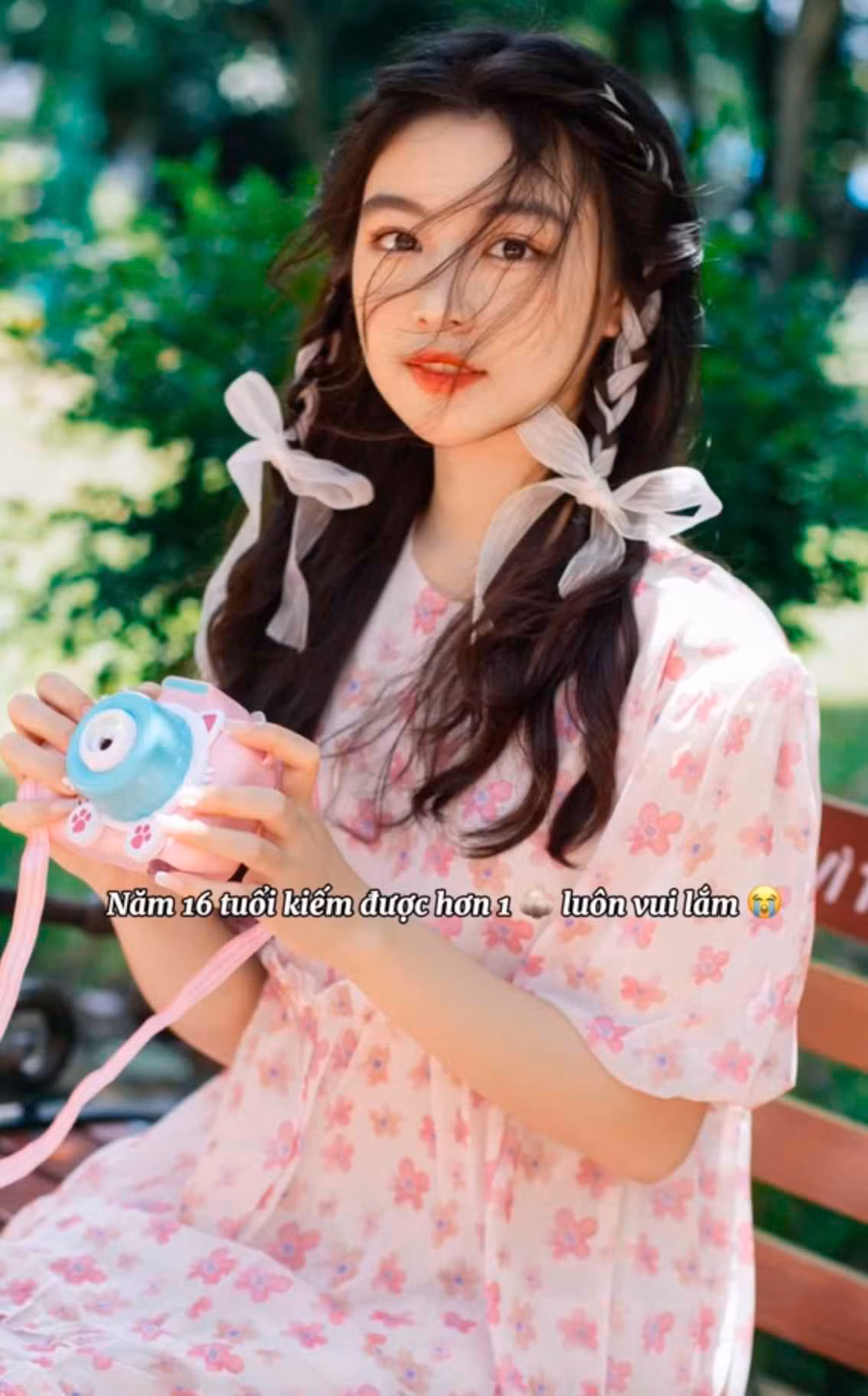 Đứng trước những bình luận tiêu cực hướng về mình, mới đây Lọ Lem đã lần đầu tiên tiết lộ hết những gì đã làm năm 3 tuổi đến giờ để sở hữu khối tài sản khủng hiện tại.