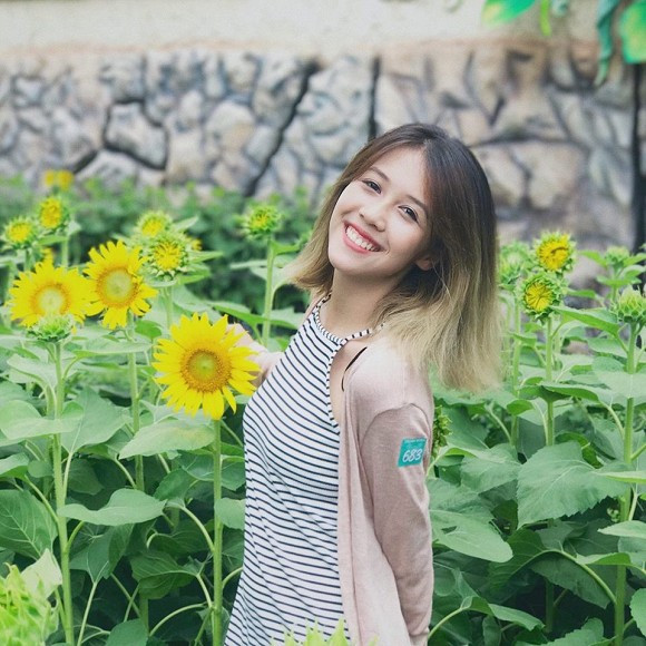 Kênh Youtube của Hậu Hoàng cũng nằm trong top 11 kênh có số lượng đăng ký và lượt xem trung bình cao nhất.