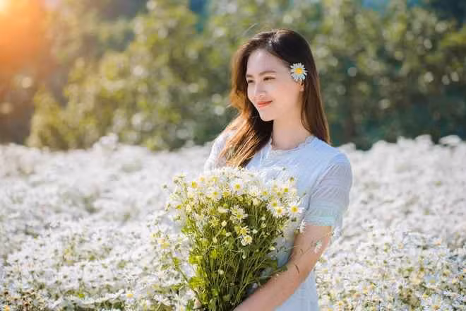 Một lần, chị gái thách thức Mai thử nói "giọng Google" (giọng đọc của AI trên các công cụ Google Translate hay Google Assistant) và cô khiến mọi người kinh ngạc vì cả ngữ điệu lẫn chất giọng đều giống giọng đọc của trí tuệ nhân tạo mà mọi người vẫn nghe ở các clip trên mạng xã hội. Video có đoạn nhái giọng này được đăng lên TikTok và nhận về "bão tim".