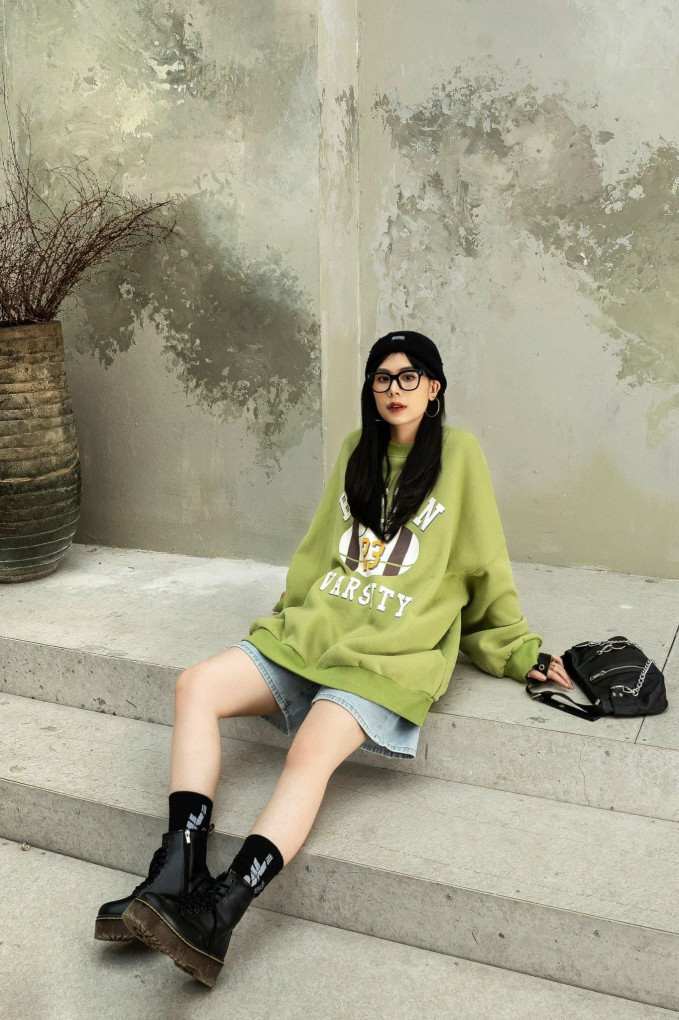 Từ câu chuyện của Mai Âm Nhạc có thể thấy rằng việc đem tên tuổi người khác là điều không nên. Chưa kể, họ còn là những vĩ nhân hay người đã khuất.