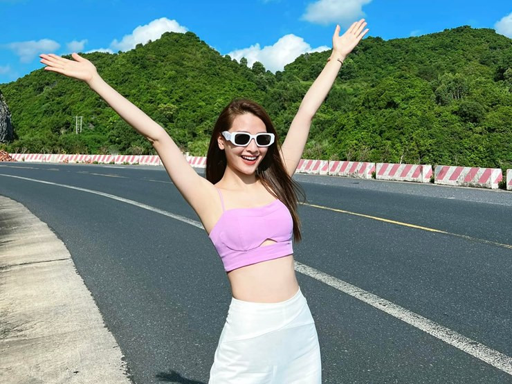 Mù Tạt từng khiến người hâm mộ choáng váng khi tiết lộ được mời đi ăn tối với giá 18.000 USD (gần 420 triệu đồng).