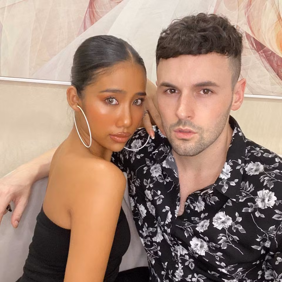 Vy Phạm nhắn nhủ đến người bạn đời nước ngoài của mình rằng: "Em biết trước giờ em không bao giờ nói những lời này nhưng mà em sẽ nói cho anh biết, em cảm ơn anh rất nhiều. Anh qua đây sống vì em. Anh chấp nhận những tật xấu của em mà trước giờ chưa người nào chịu được. Anh làm cho cuộc sống của em thay đổi. Em chưa bao giờ nghĩ có một người nào đó thương em như cả bản thân mình"