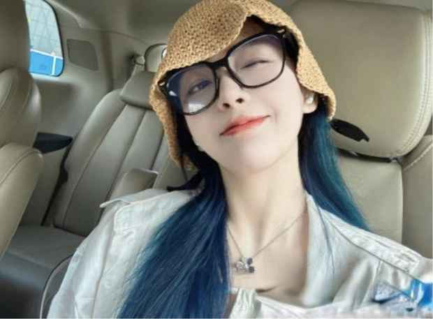 Mái tóc đầy cá tính của Rita vừa giữ được vẻ xinh đẹp, còn gấp thêm nhiều phần cá tính, "cool ngầu" cho chủ nhân.