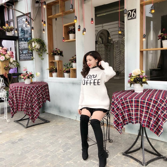 Sau khi nổi tiếng, nhiều người mới phát hiện ra Bảo Chi đã có chồng và con gái. Nhờ sự yêu mến của dân mạng mà cô nàng nhận được rất nhiều lời mời chụp ảnh, đóng phim.