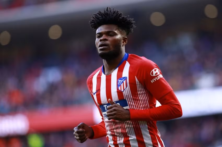Arsenal chính thức sở hữu tiền vệ Thomas Partey từ Atletico Madrid sau khi kích hoạt điều khoản phá vỡ hợp đồng với số tiền 45 triệu bảng.