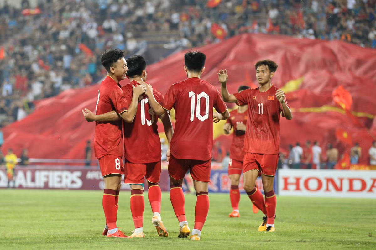 Dai thang truoc Dao Guam, U23 Viet Nam bieu duong suc manh-Hinh-2