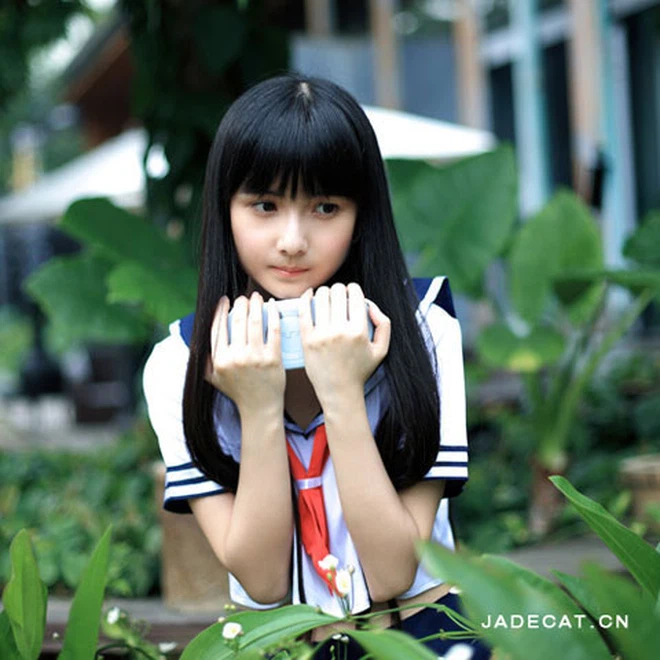 Nhắc tới những hiện tượng mạng nổi tiếng cách đây độ 10 năm, chắc hẳn các bạn vẫn còn chưa quên nữ họa sĩ truyện tranh xinh đẹp tên Hạ Đạt đến từ Trung Quốc.