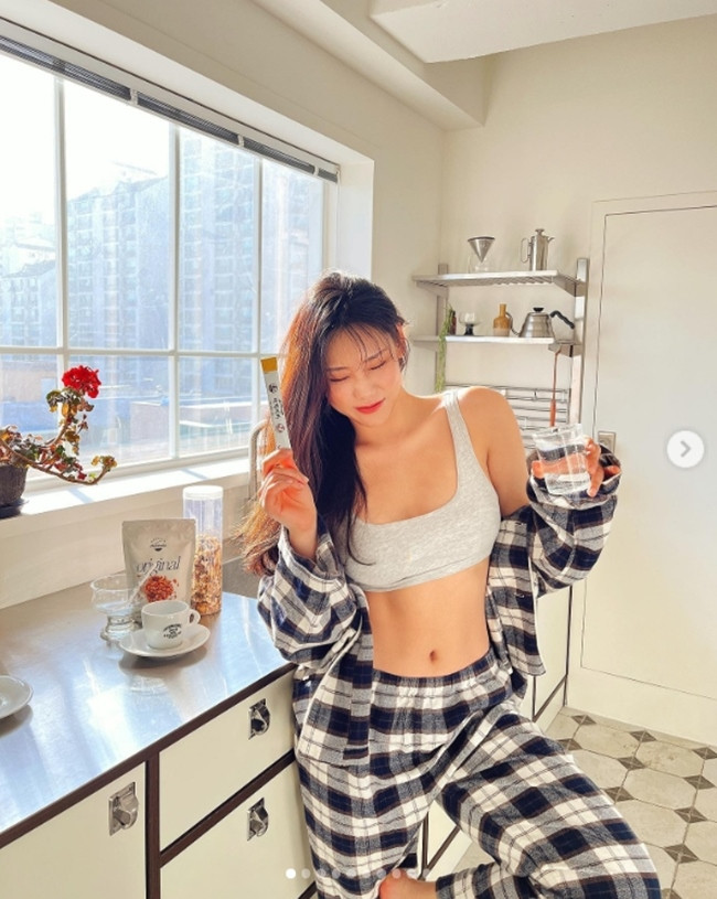 Nhiều người giật mình khi biết mức cân nặng hiện tại của Jeon Boram là 65kg. Đây gần như là con số khó chấp nhận đối với những người đẹp làm việc trong lĩnh vực mẫu ảnh, fitness.