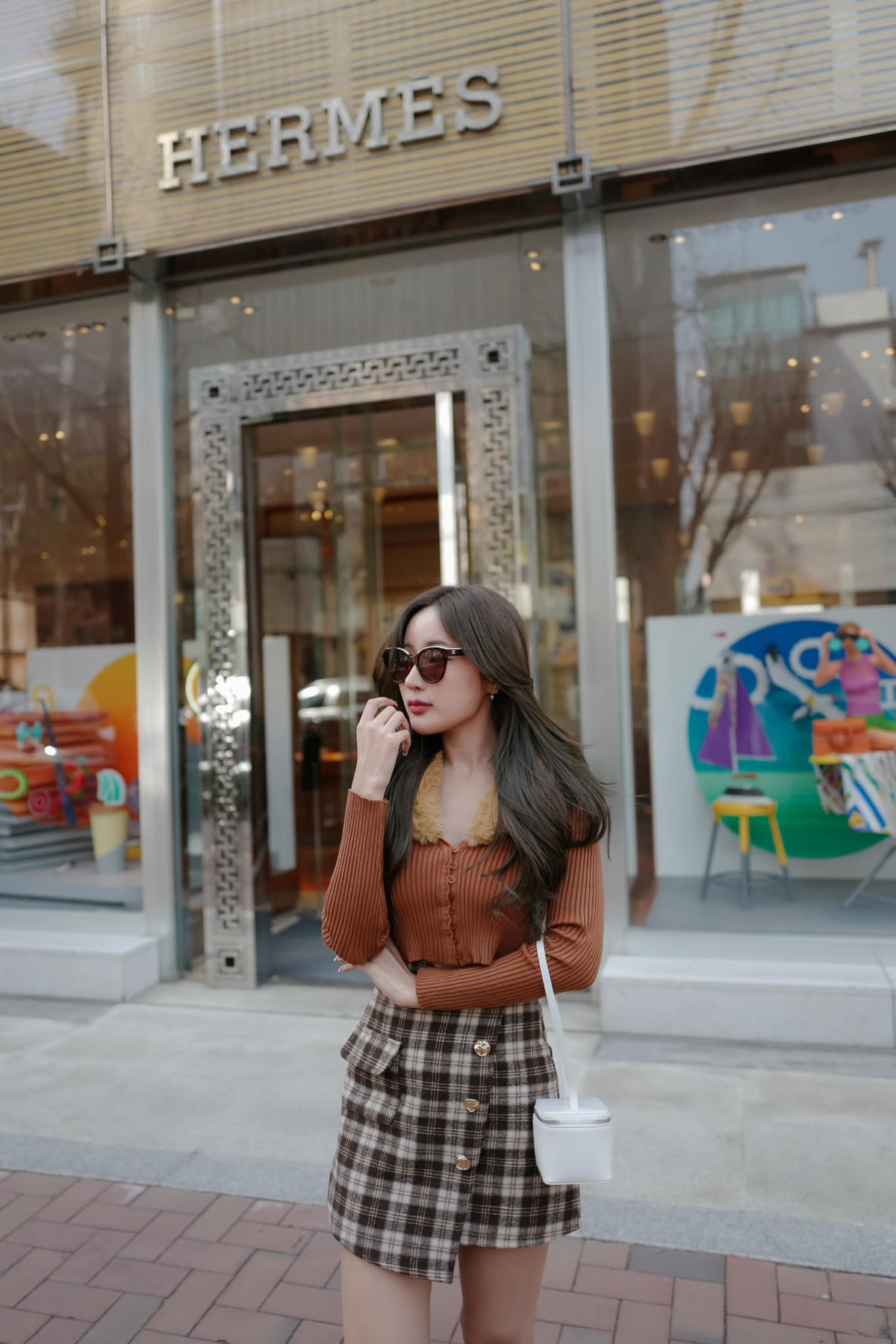 Danh tinh hot girl lai 4 dong mau khien trieu dan ong si me