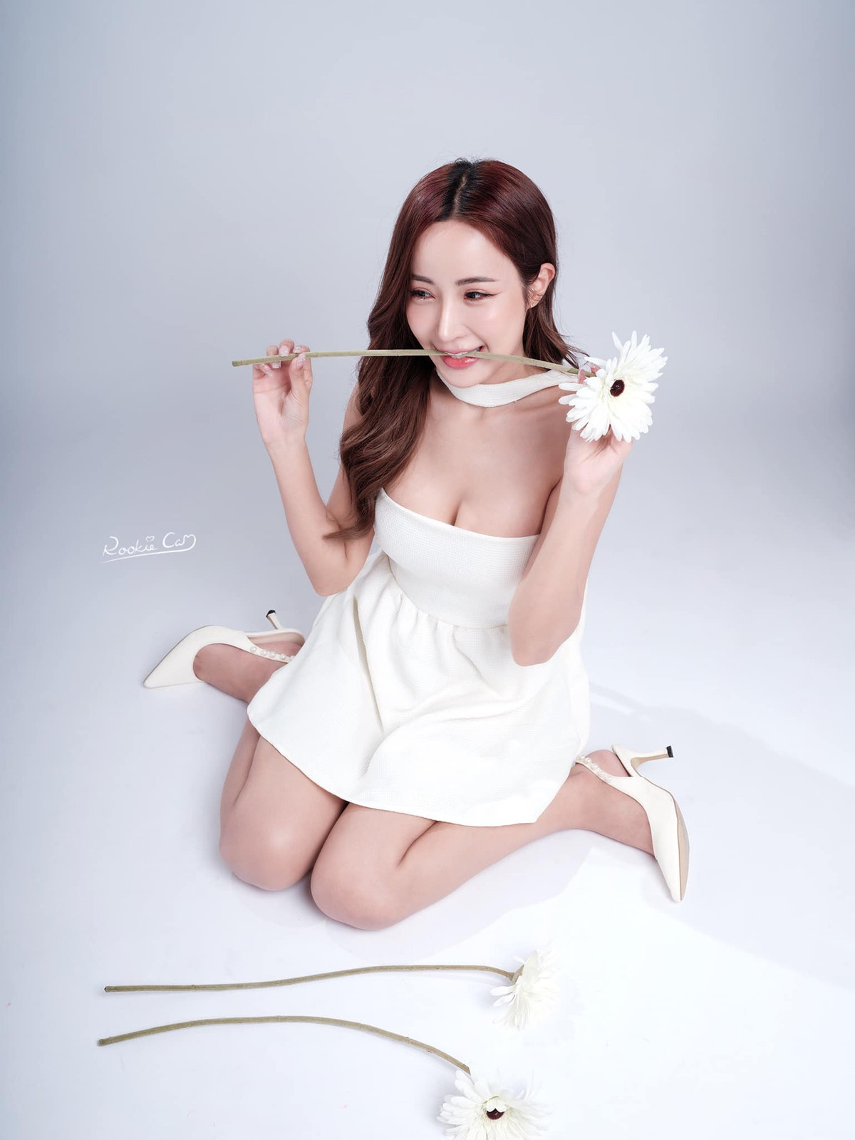 Feary chỉ cao 1m58 nhưng nhờ gương mặt thanh tú, ngũ quan hài hòa và thân hình cân đối, cô vẫn khiến hàng triệu đàn ông si mê.