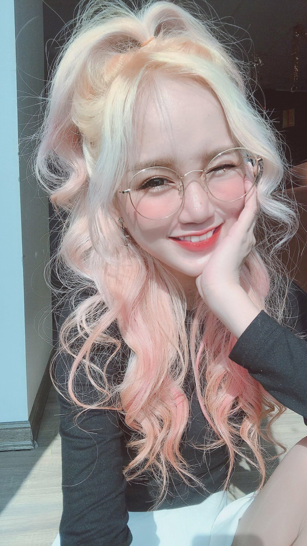 Đối với một streamer game thì điểm không thể thiếu là khả năng chơi game của Thiên Thy không hề kém cạnh một chàng game thủ nào.