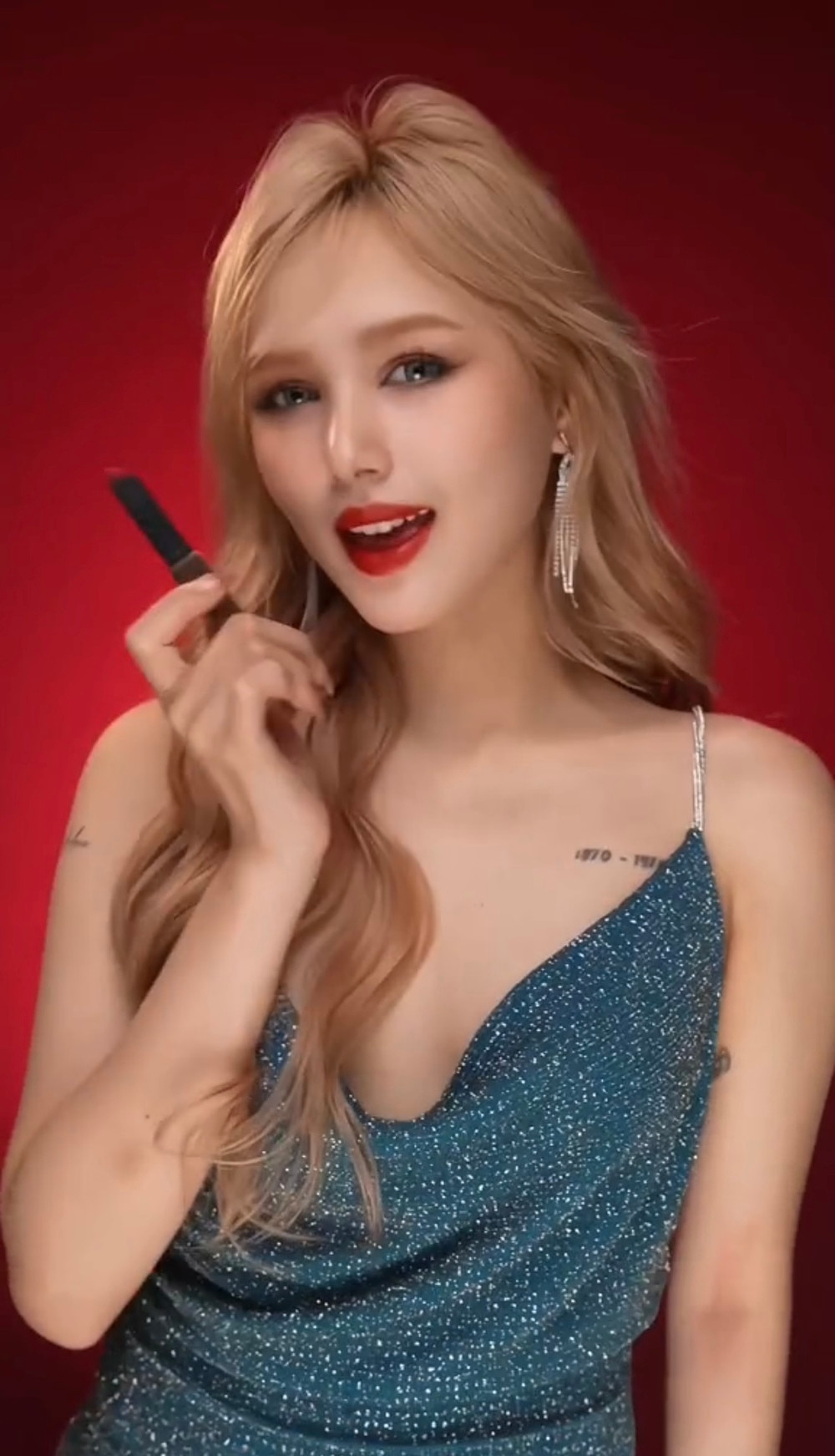 Trước đây, Xoài Non cũng đã từng thử đu trend TikTok biến hình.