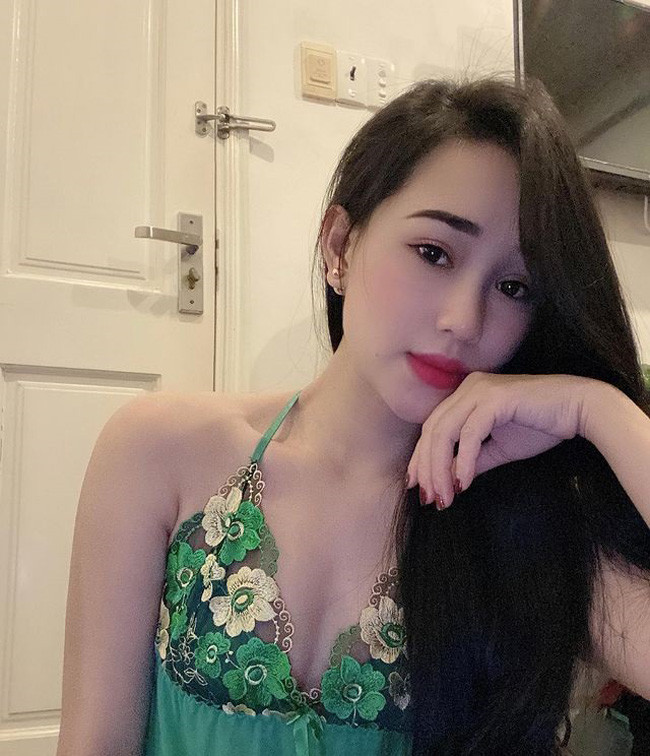 Trong một lần chia sẻ, Hiếu Phạm cho biết bản thân rất vui khi có thể trở thành hậu phương cho chồng. Cô chia sẻ: “Anh Tài phải thi đấu và luyện tập xa nhà, đôi khi mình cũng buồn vì phải yêu xa. Tuy vậy, chỉ cần anh ấy được sống hết mình với niềm đam mê trái bóng, mình sẵn sàng ủng hộ".