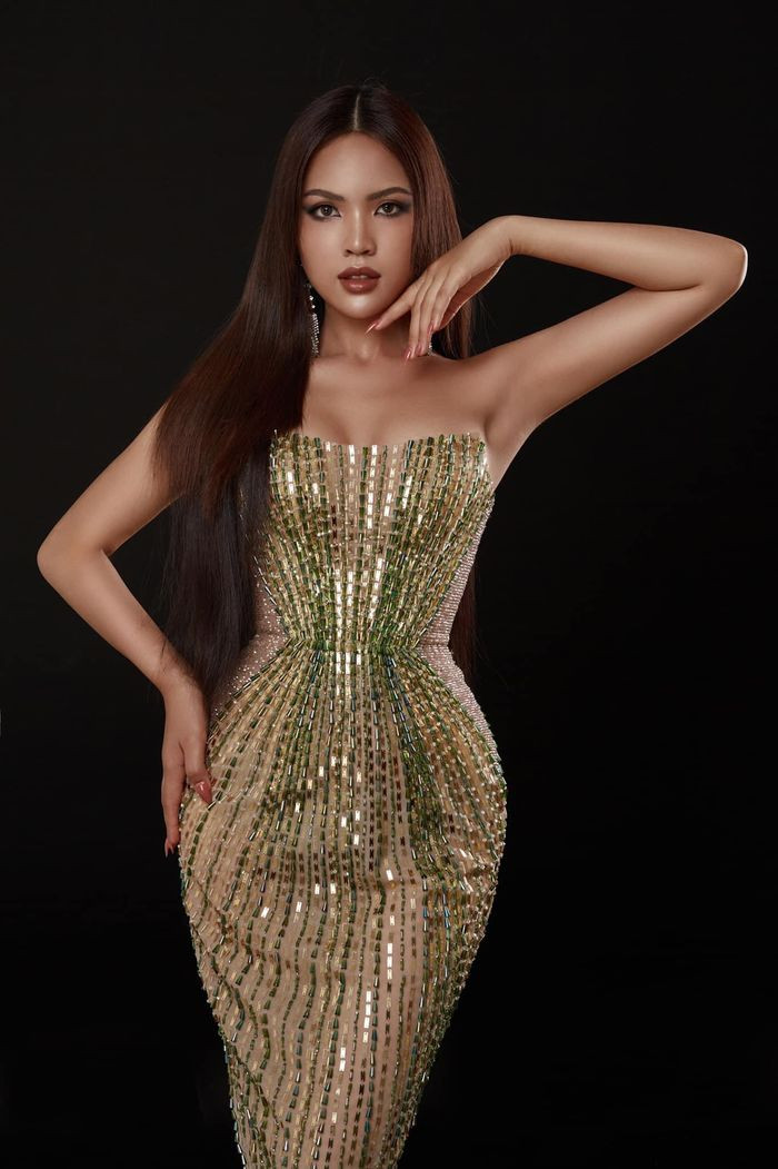 H Cúc Êban đang theo học lớp thanh nhạc để trau dồi thêm khả năng hát của mình.