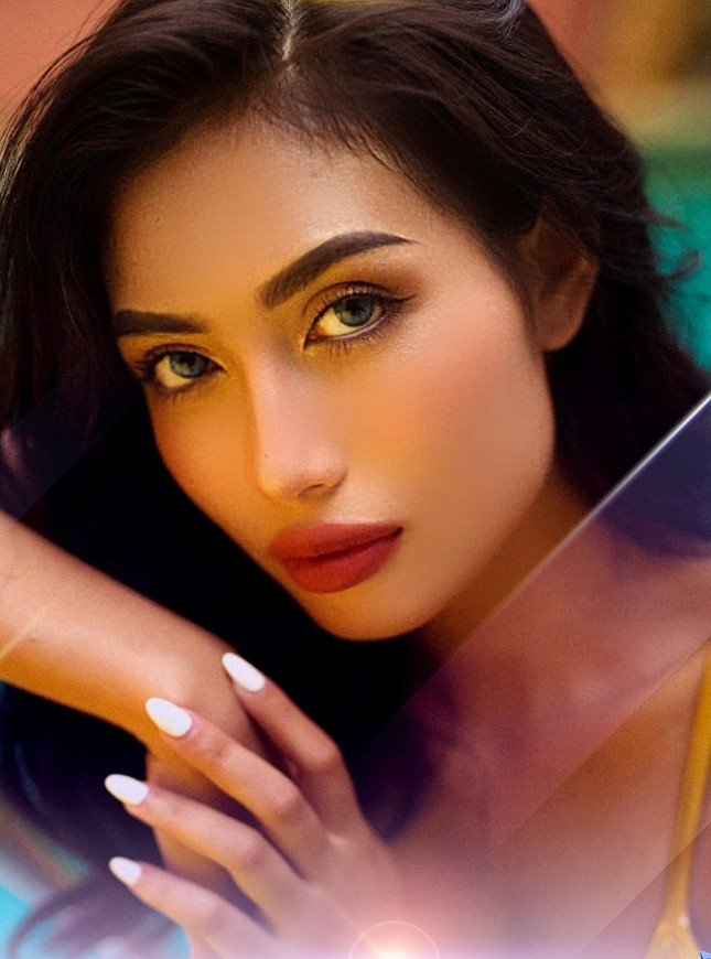 Trên trang cá nhân của mình, cô nàng 2002 cũng thường khoe những tấm ảnh nóng bỏng lên MXH, nàng hot girl cũng được đánh giá sẽ dành được nhiều thành tích trong cuộc thi hoa hậu mà H Nghi đang tham gia.