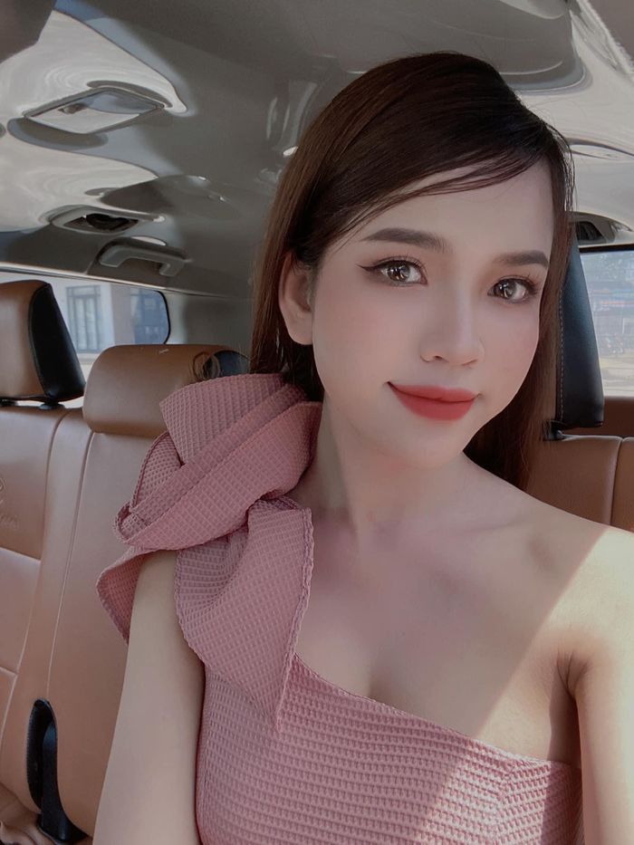 Trước đó, H Cúc đã từng đạt được ngôi vị cao nhất của cuộc thi Miss Eco Vietnam 2022, điều này sẽ là lợi thế để cô gái Ê Đê phát triển hơn nữa trong tương lai.