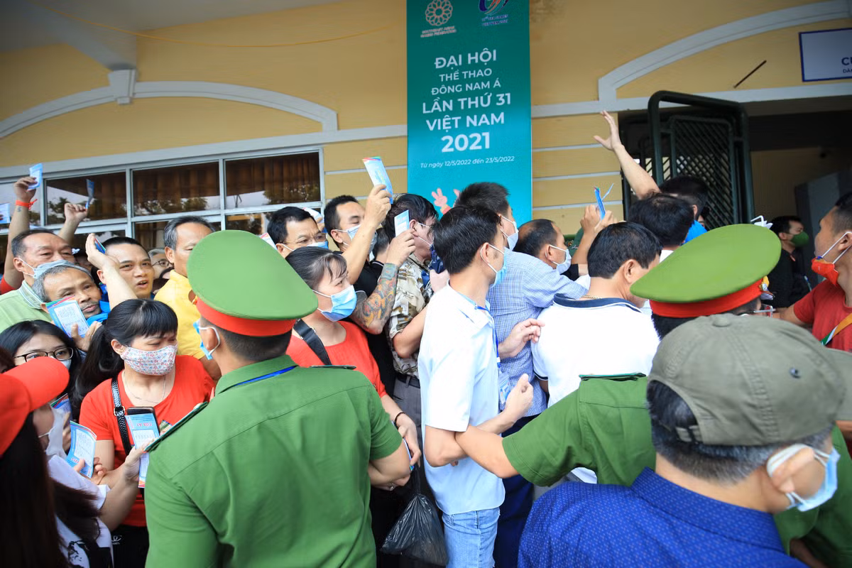 Với sự cuồng nhiệt của mình, các CĐV Nam Định đã mang đến hình ảnh đẹp cho SEA Games 31 trong mắt bạn bè quốc tế.