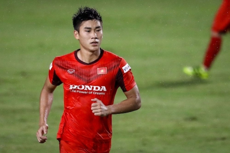 Mạnh Dũng không chỉ gây ấn tượng bởi những phẩm chất quý báu của một tiền đạo mà còn được các HLV từ đội tuyển tới CLB tin dùng nhờ sự đa năng.