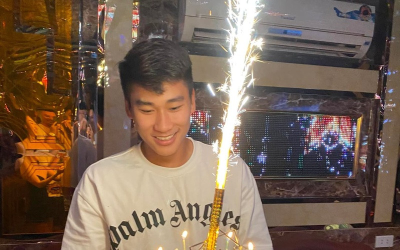 Hành trình của U23 Việt Nam tại SEA Games 31 còn rất dài, trước mắt Mạnh Dũng cùng đồng đội là những đối thủ không hề dễ chịu như U23 Philippines hay U23 Myanmar.