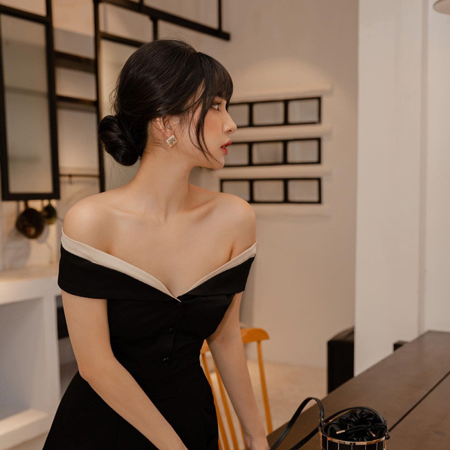 Diễm Quỳnh hiện sống và làm việc tại TP.HCM. Cô nàng kinh doanh thời trang, sở hữu một chuỗi cửa hàng có tiếng.