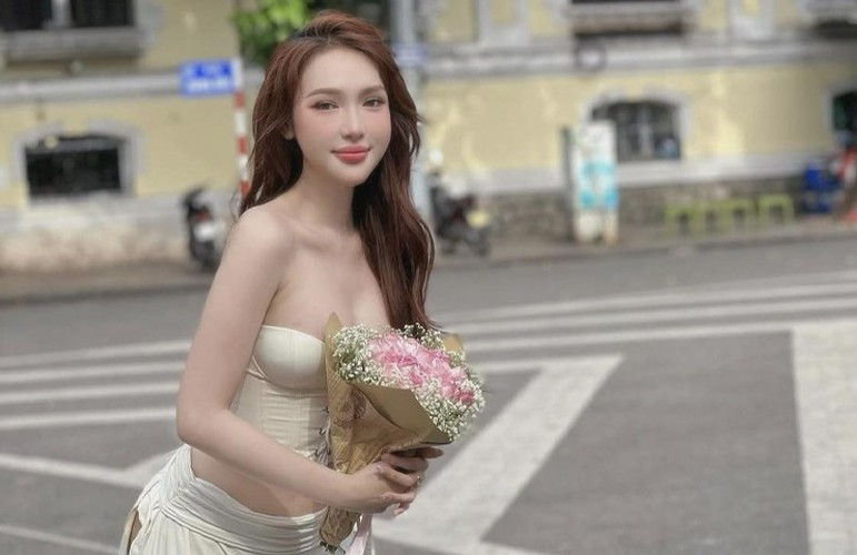 Mym Trần sinh năm 1997 đến từ TP.HCM, hiện đang làm việc tại Hà Nội.