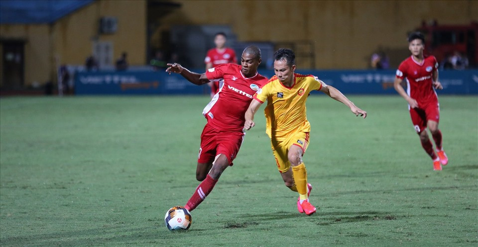 Tiep tuc hoan V League 2021 vo thoi han do anh huong dich COVID-19