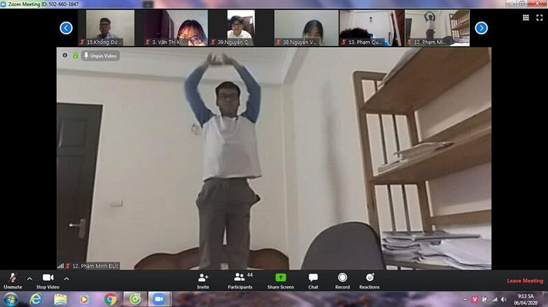 Khi học tiết thể dục và bạn bị gọi lên trả bài.