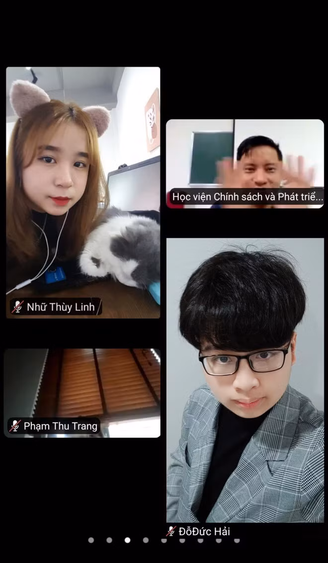 Lâu lâu các giáo viên cũng được lên sóng giao lưu với các thành viên trong lớp khiến không khí buổi học trở nên vui vẻ hơn trong thời gian học online.