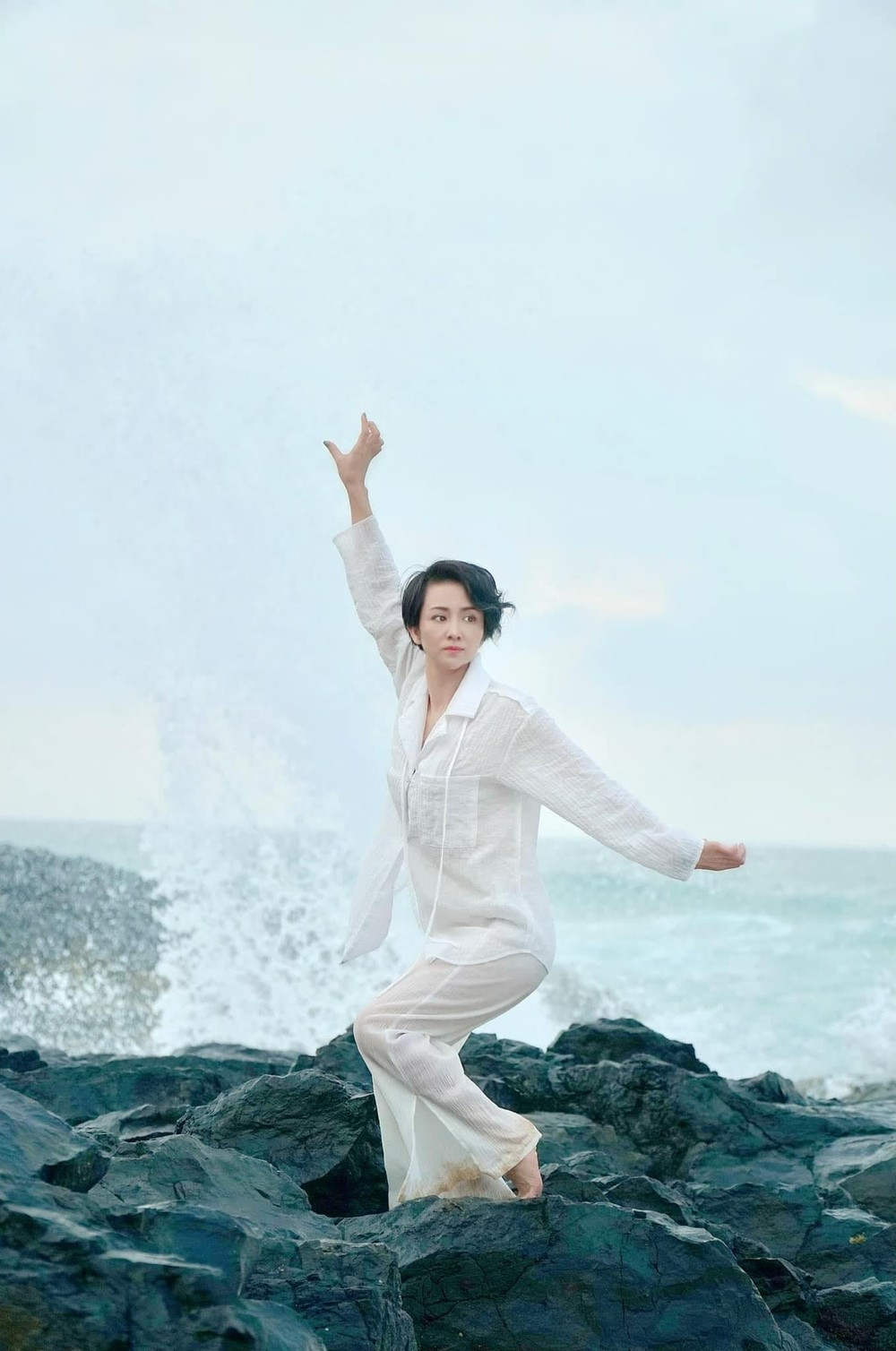 Sau khi trải qua nhiều sóng gió trong chuyện tình cảm cá nhân, Thúy Hiền của hiện tại có tâm thế lạc quan, vui vẻ và thoải mái.