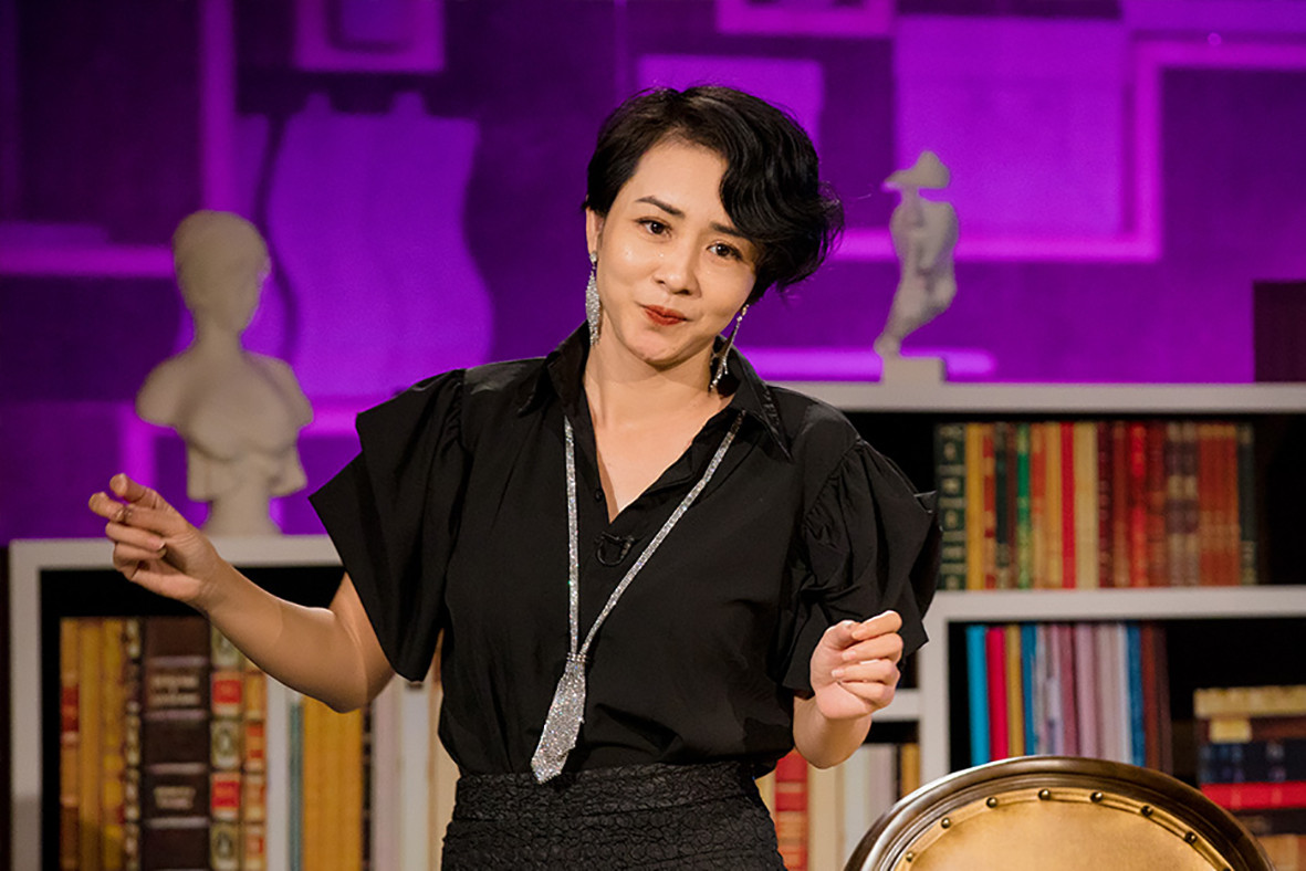 Nhắc đến nữ VĐV Thúy Hiền nhiều người nhớ ngay đến một nữ tuyển thủ xinh đẹp, dáng người nhỏ nhắn tung hoành trên thảm đấu Wushu đã mang về những vinh quang vô tiền khoáng hậu cho thể thao Việt Nam.