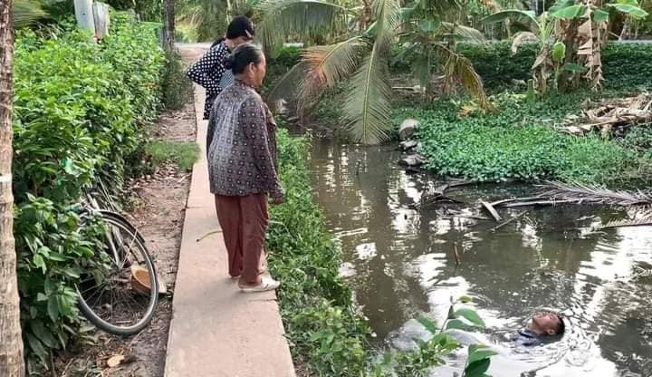 Cái kết của bộ ảnh khiến dân mạng đặc biệt là hội chị em rất hả hê.