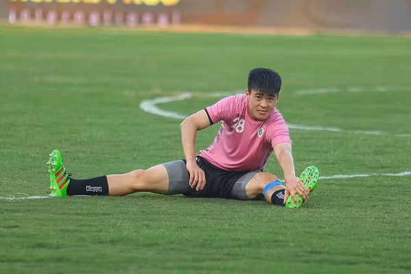 Duy Manh chan thuong nang, nguy co lo tran gap Malaysia