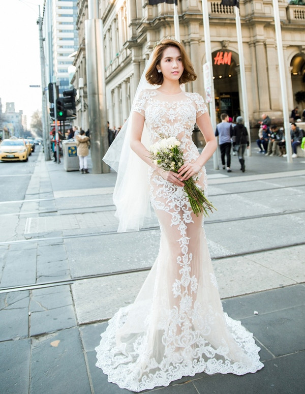 Nhưng "nữ hoàng nội y" cũng chẳng hề im lặng, nếu không tung ảnh chứng minh vóc dáng quyến rũ, cô sẽ đáp trả thắng thắn.