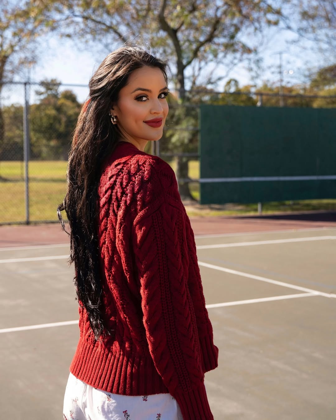 Theo chia sẻ, Rachel sẽ ở lại Melbourne đến ngày 15/1, có thể chờ cơ hội quay lại thi đấu nếu Lepchenko được chọn suất “lucky loser” (suất may mắn) do các tay vợt khác phải rút lui vì lý do bất khả kháng (như chấn thương).