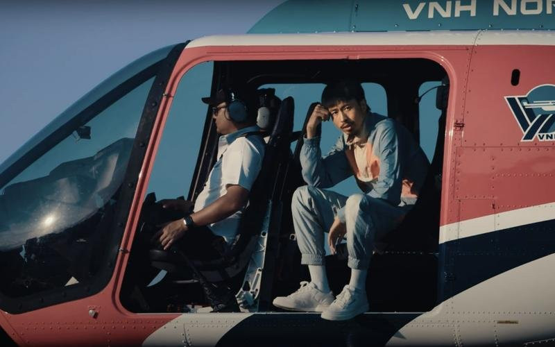 Gõ từ khóa tên MV của Đen Vâu, YouTube thông báo "Video không có sẵn" và "Đây là video riêng tư".