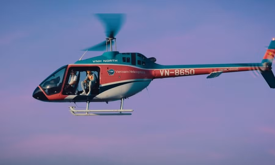 Lý do là chiếc máy bay trực thăng Bell 505 rơi có số hiệu VN-8650, trùng với chiếc máy bay đã xuất hiện trong MV Trời hôm nay nhiều mây cực của Đen Vâu.