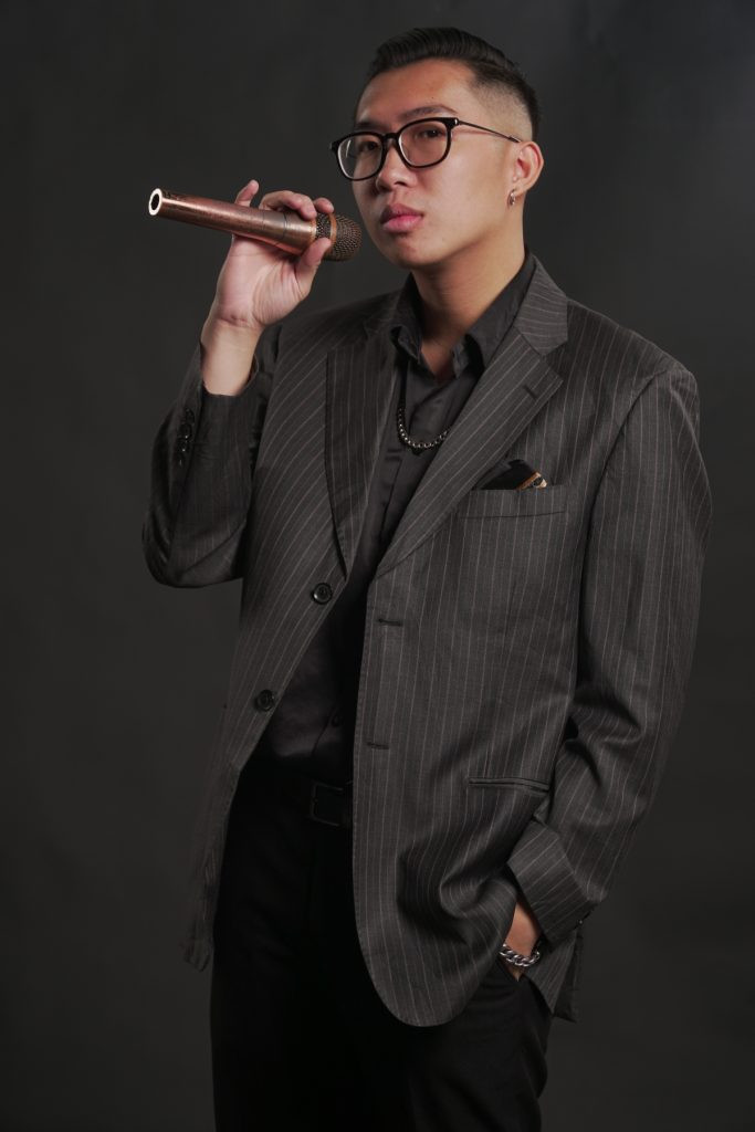 Để lên kịch bản cho các tiết mục, Phương Nam có thể bắt đầu với một câu chuyện đã từng trải qua hoặc quan điểm của bản thân về một vấn đề cụ thể. Sau đó, anh chàng sẽ nhìn ý tưởng đó ở một khía cạnh khác để khám phá điểm hài hước của ý tưởng. Cuối cùng, anh sẽ thêm thắt những câu đùa và mảng miếng để câu chuyện thêm hoàn chỉnh.